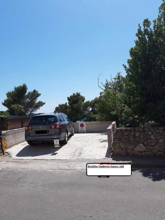 Apartment Crikvenica Car 0*,